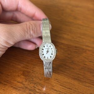Vintage Caravelle By Bulova Women’s Silver Bracelet Stainless Steel Watch